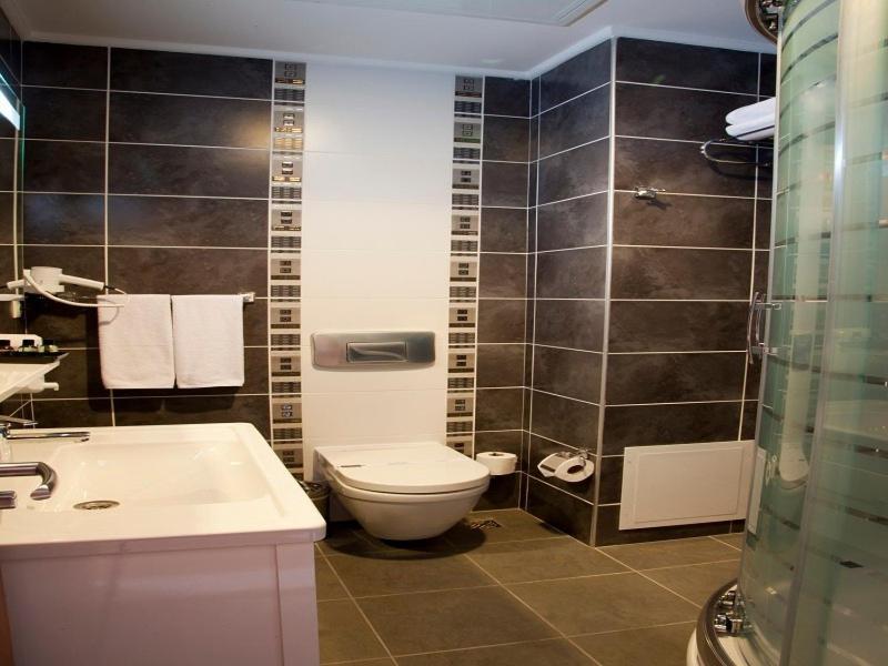 Gosterisli Otel Duzce Ngoại thất bức ảnh
